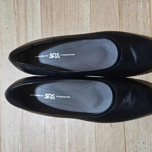 SAS Regina Pumps in Black - Picture 11 of 16